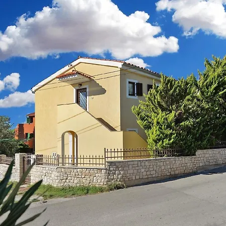 Fuer 12 Personen Ca 110 Qm In Premantura, Istrien Istrische Riviera *